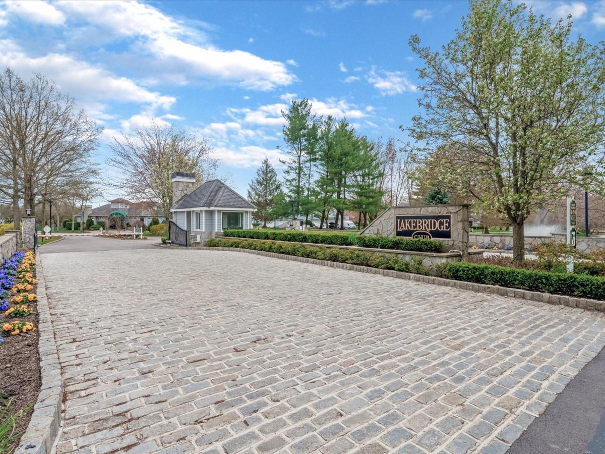 3 Lakebridge Drive, Kings Park, New York image 35