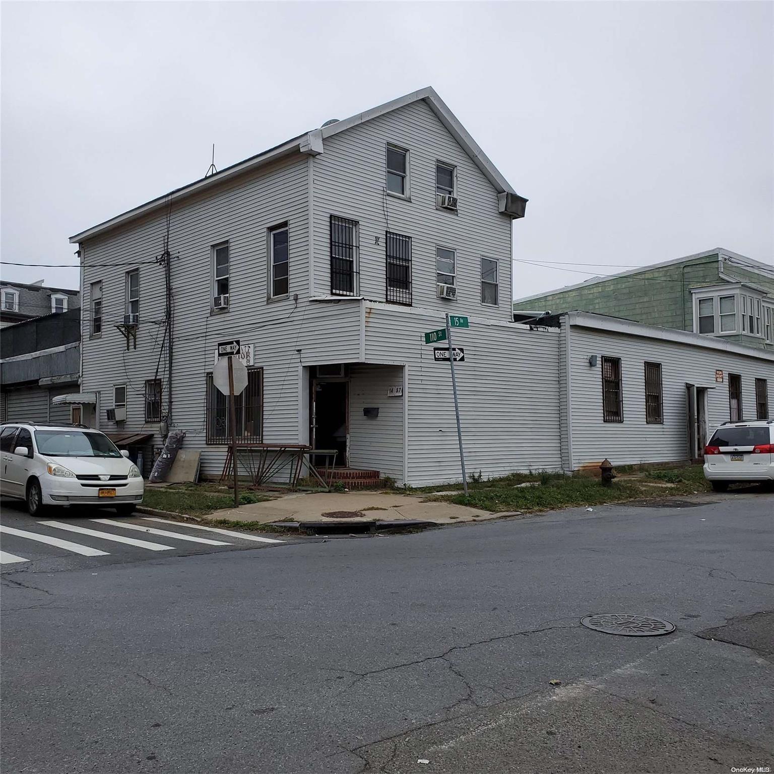 110-01 15 Avenue