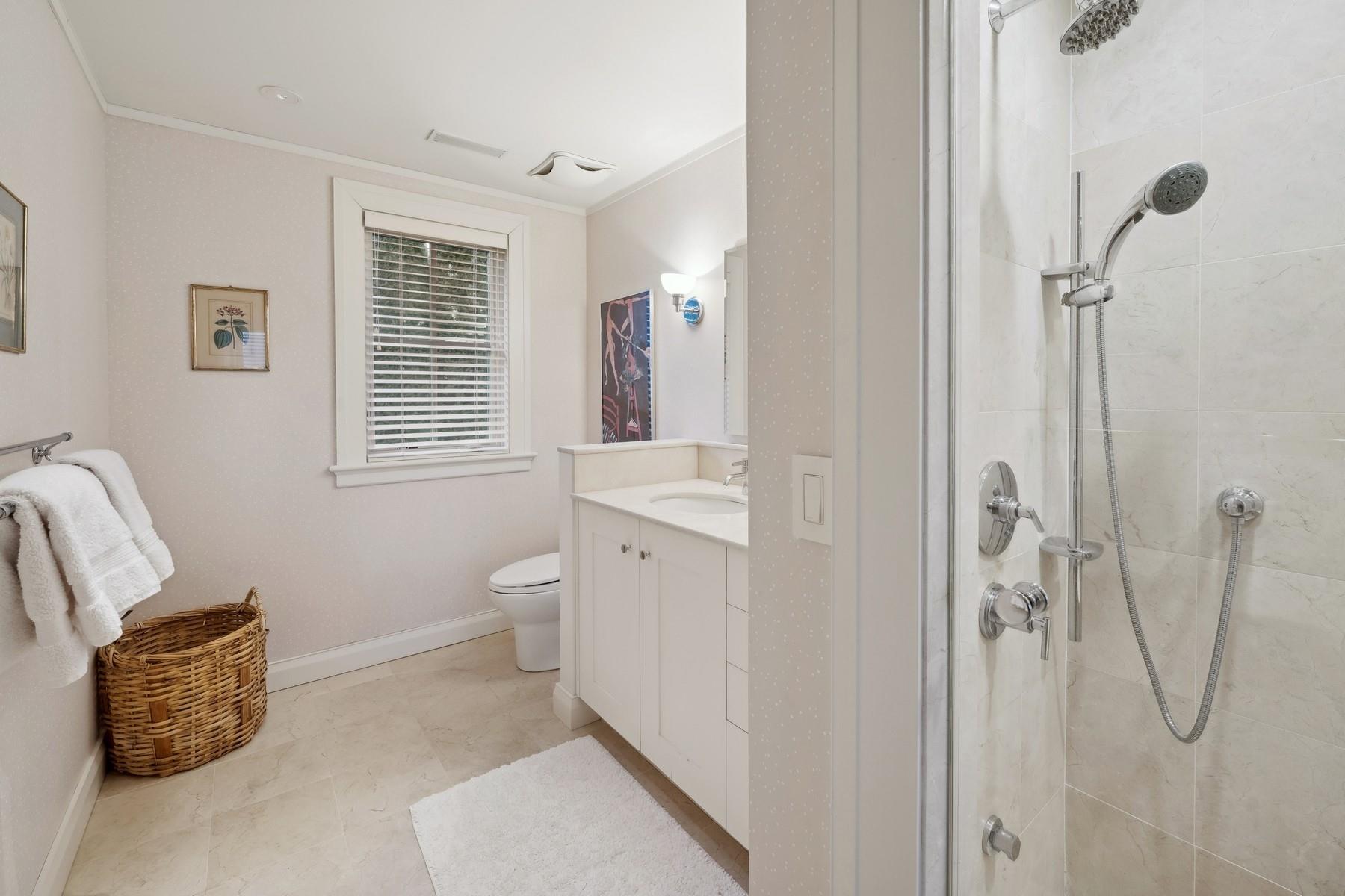 48 E Cobblefield Lane, Southampton, New York image 32