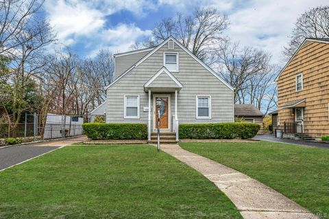 1760 Slocum Street Hewlett NY 11557