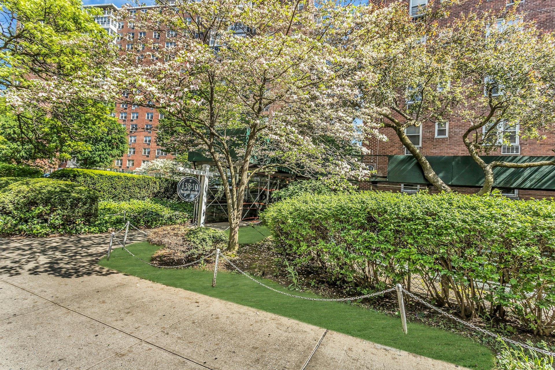 Property for Sale at Franklin Avenue 9J, Flushing, Queens, NY - Bedrooms: 1 
Bathrooms: 1 
Rooms: 3  - $399,000
