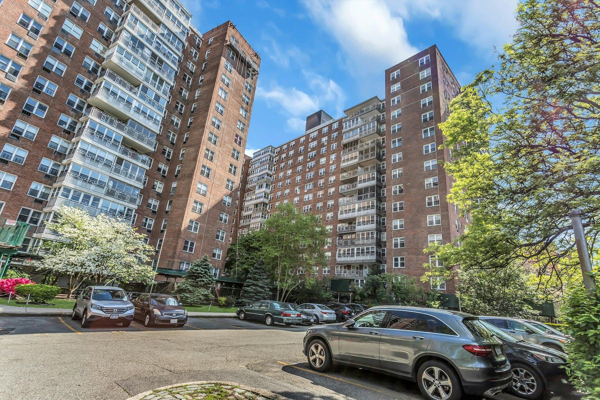 138-10 Franklin Avenue 9J
