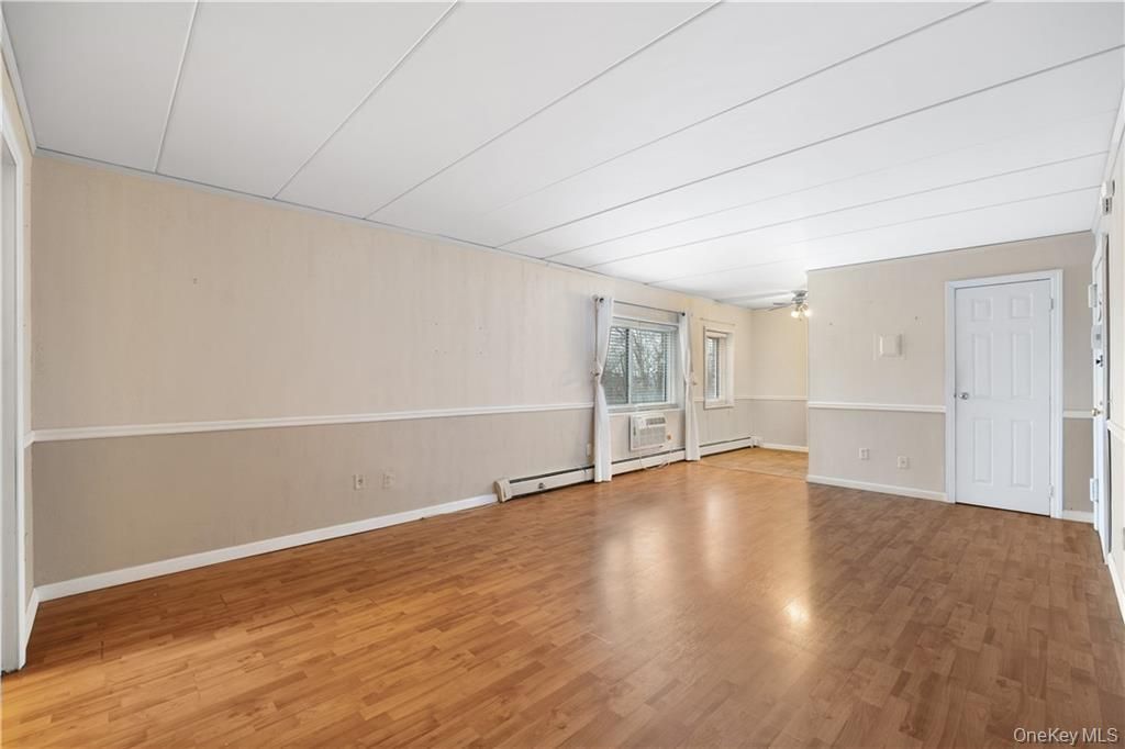 Photo of 2035 Central Park Avenue #3M, Yonkers, NY 10710 (MLS # 958318)