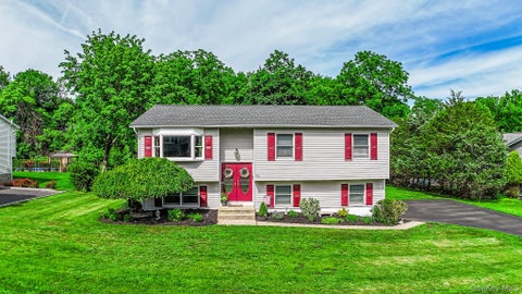 Homes For Sale - 13 Pine Drive<br/> Stony Point, NY 10980