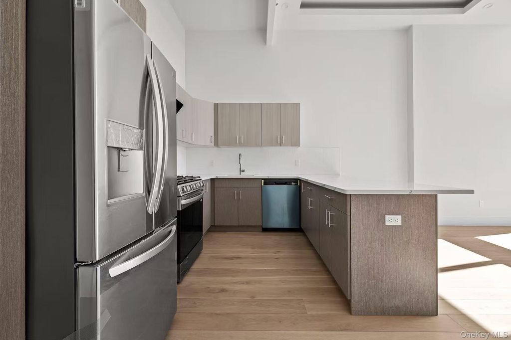 Photo of 13119 Fowler Avenue #8B, Flushing, NY 11355 (MLS # 974195)