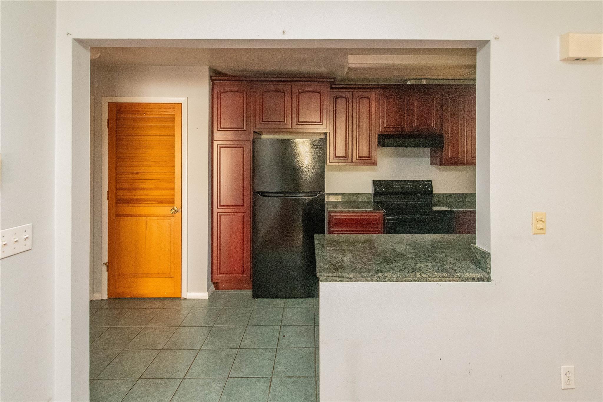 420 Fox Run Lane, Carmel, New York image 12