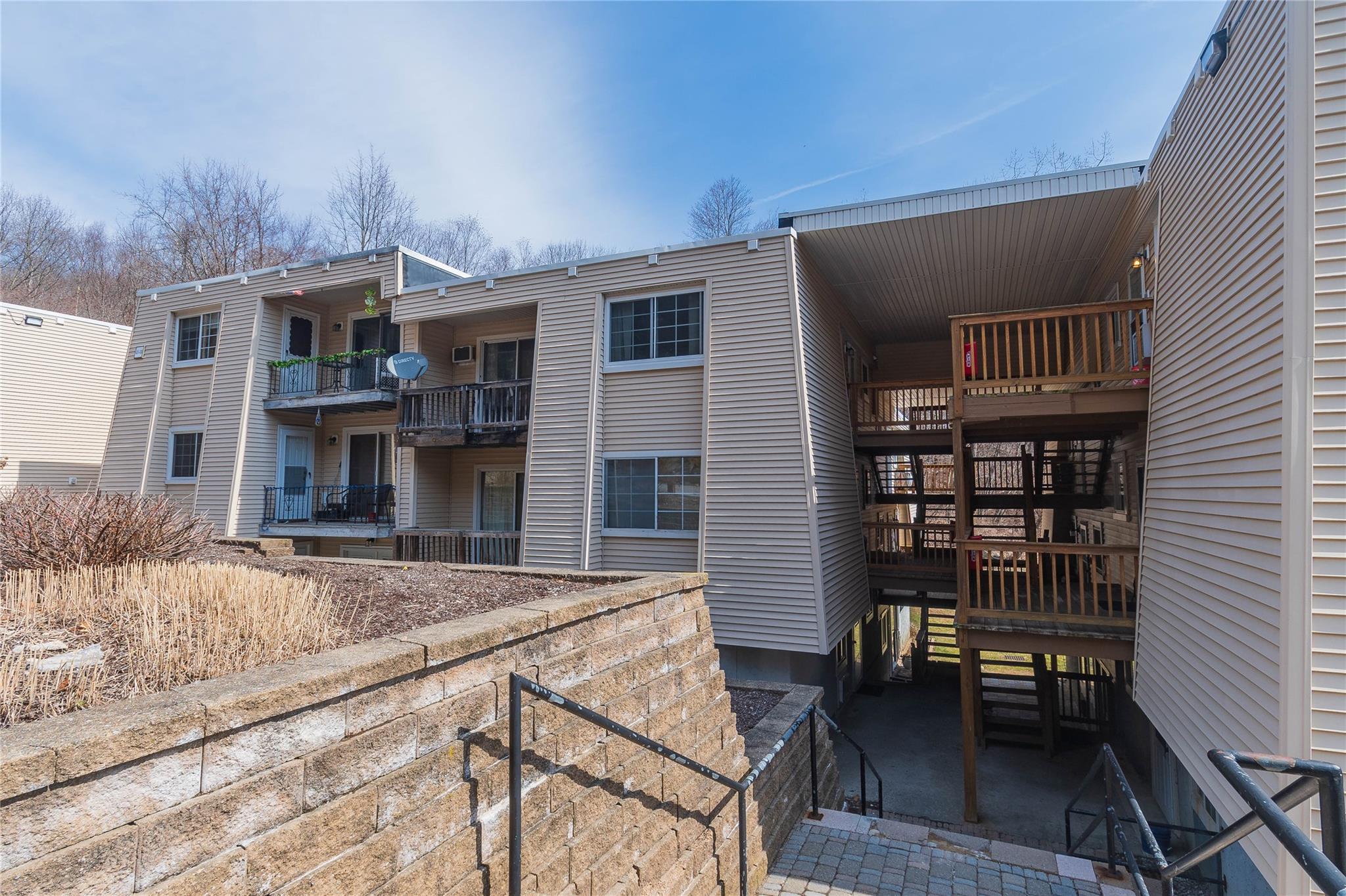 420 Fox Run Lane, Carmel, New York image 3