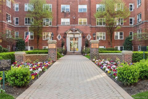 Photo of 113-14 72nd Road #2S, Forest Hills, NY 11375 (MLS # 850848)