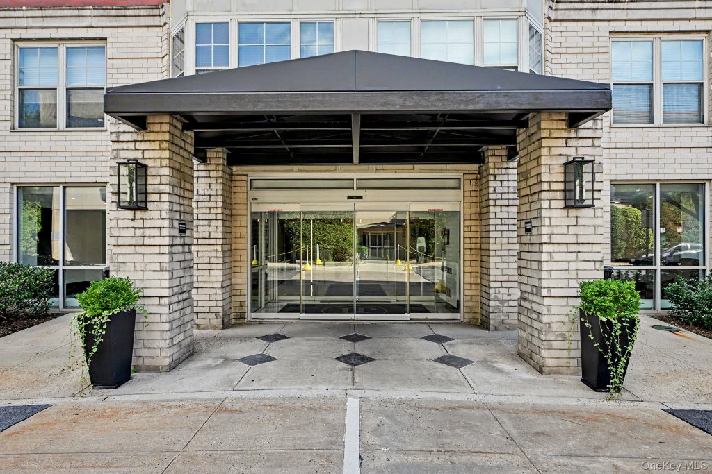 Photo of 300 Mamaroneck Avenue #303, White Plains, NY 10605 (MLS # 1046629)