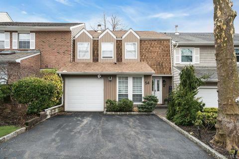 Condo For Sale - 54 Estate Court #54<br/> Woodbury, NY 11797
