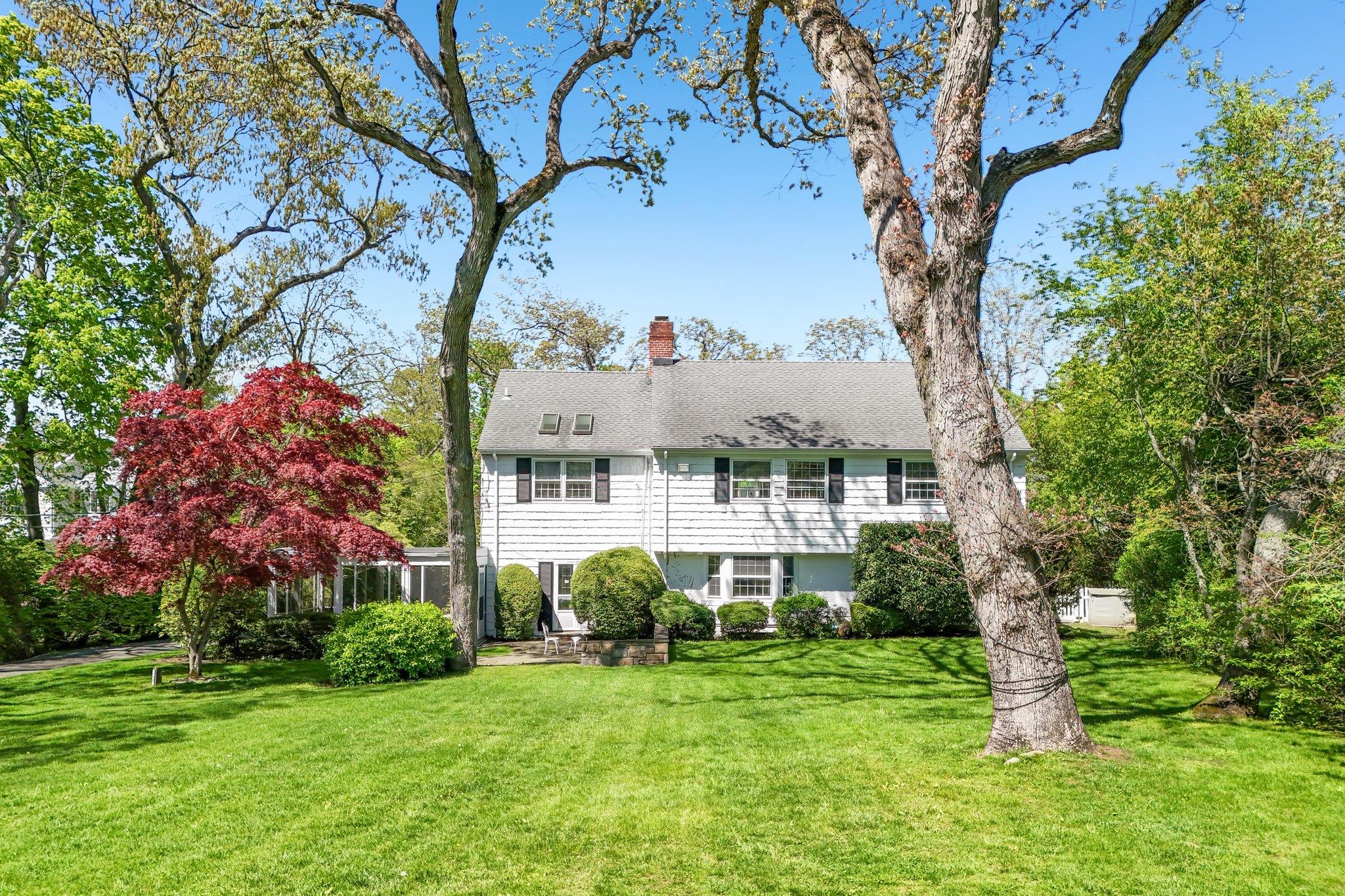 190 Pond Crossing, Lawrence, New York image 3
