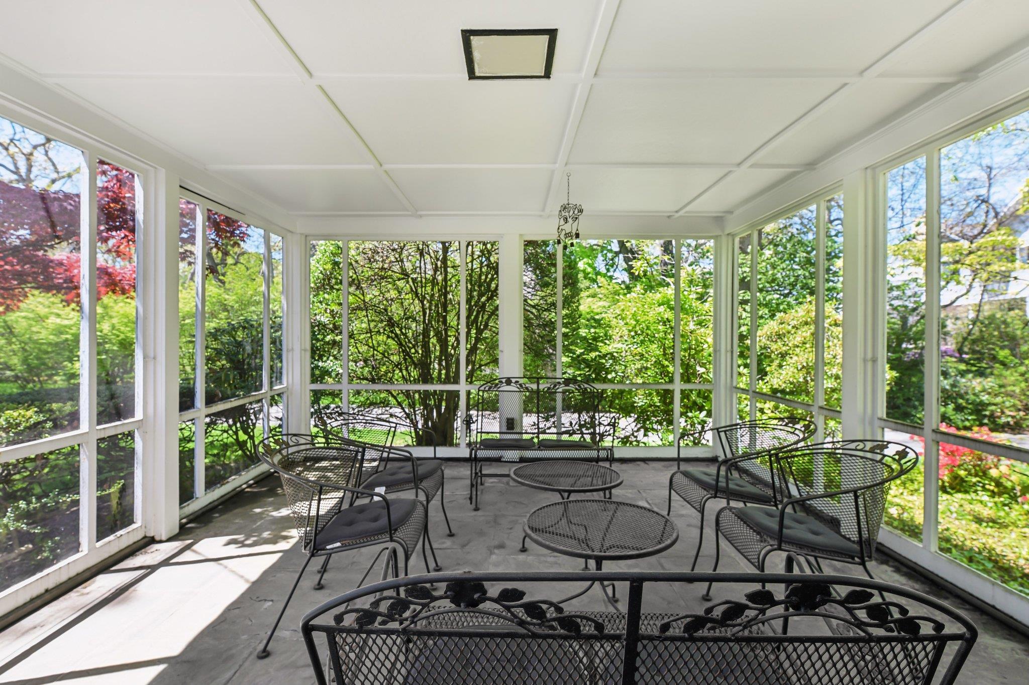 190 Pond Crossing, Lawrence, New York image 45