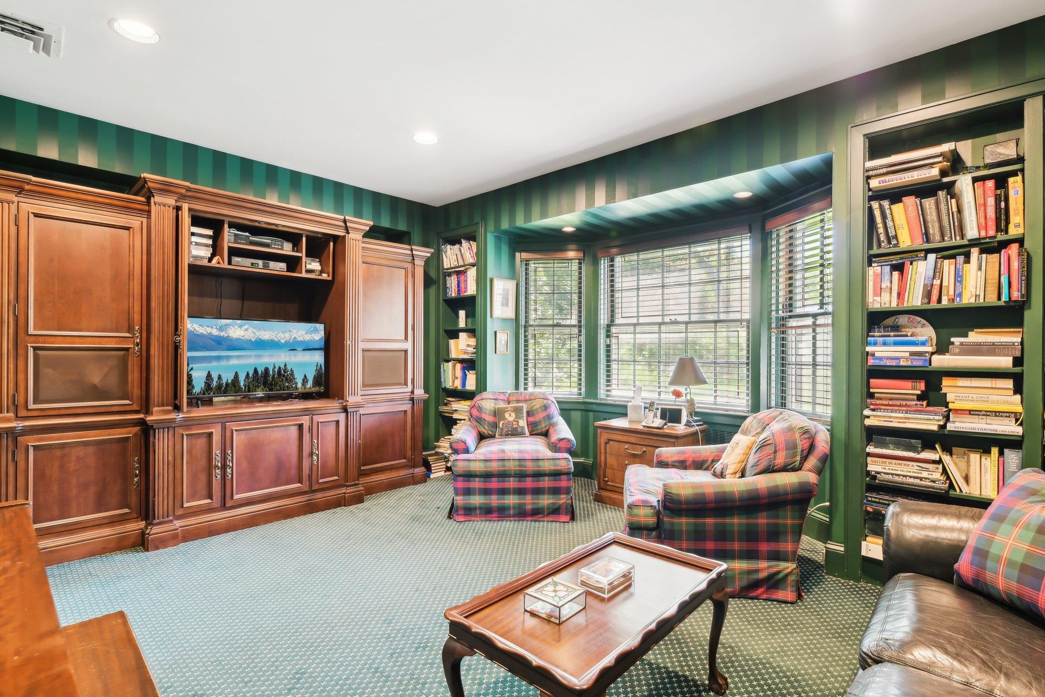 190 Pond Crossing, Lawrence, New York image 23