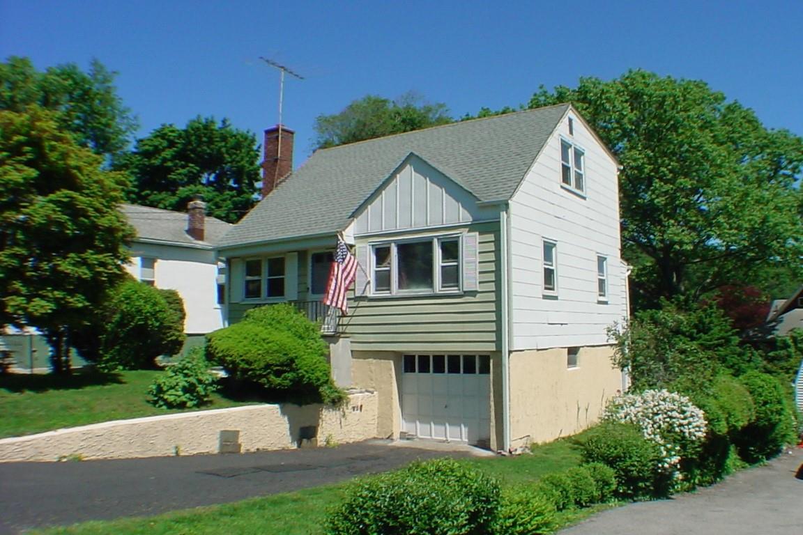 Property for Sale at Florence Avenue, Dobbs Ferry, New York - Bedrooms: 4 
Bathrooms: 2 
Rooms: 8  - $625,000