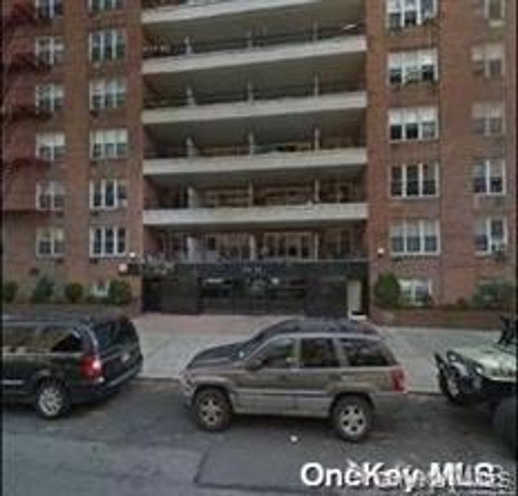Photo of 144-30 Roosevelt Avenue #510, Flushing, NY 11354 (MLS # 991297)