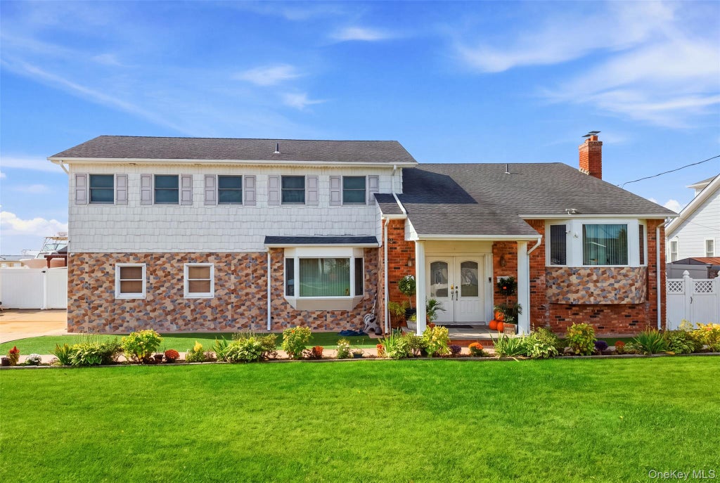 Photo of 116 Lucinda Drive, Babylon, NY 11702 (MLS # 1056642)