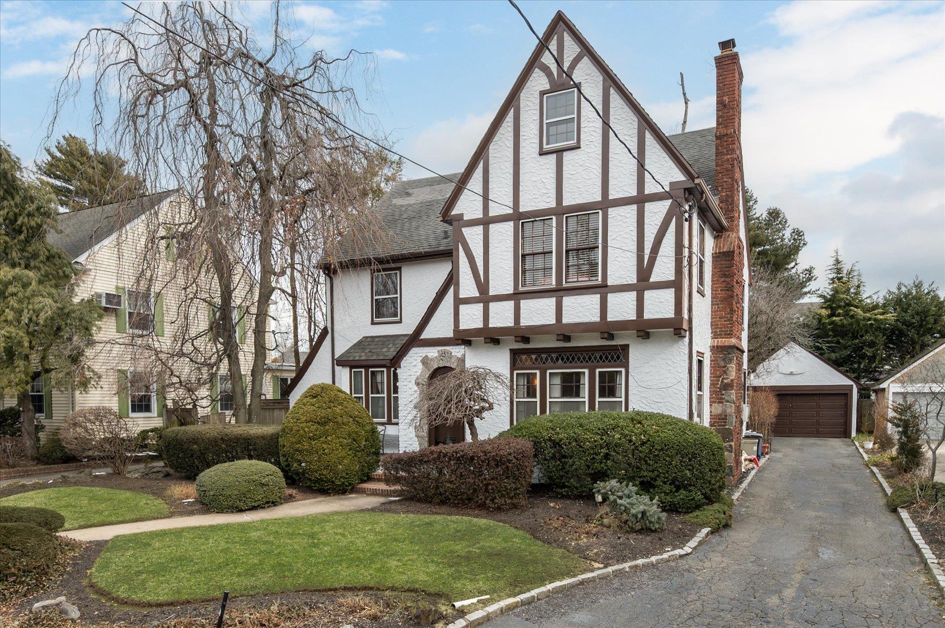 605 N Village Avenue, Rockville Centre, New York image 2