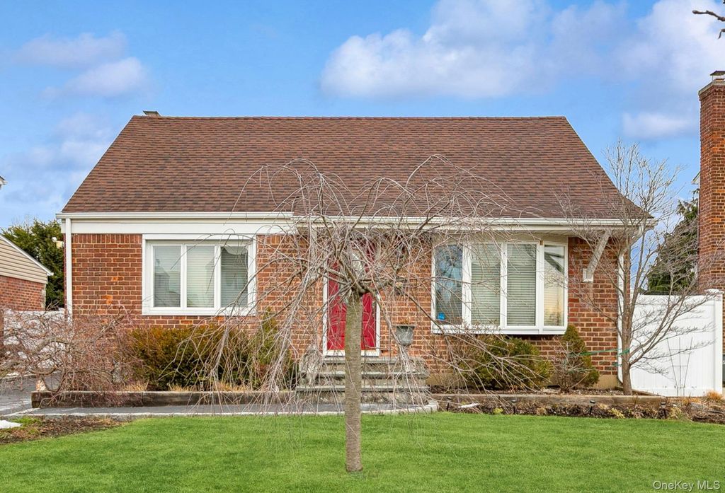 Photo of 67 Combes Avenue, Hicksville, NY 11801 (MLS # 955013)