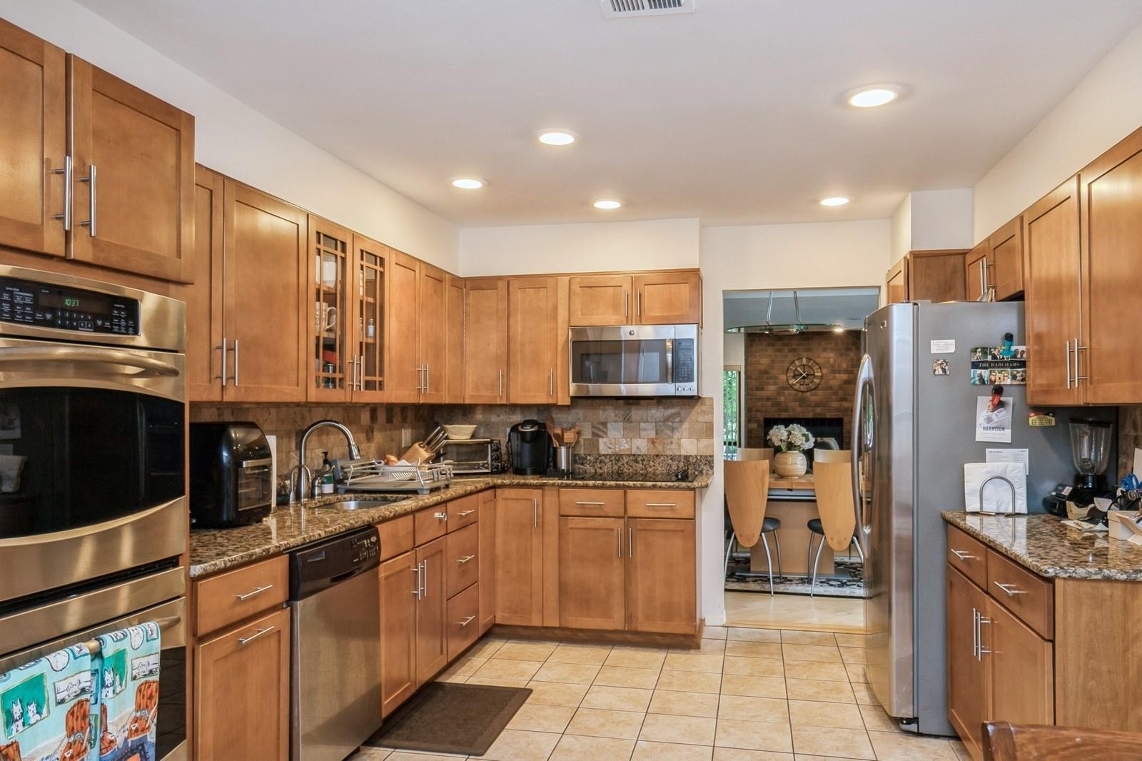 203 Northwood Court, Jericho, New York image 18