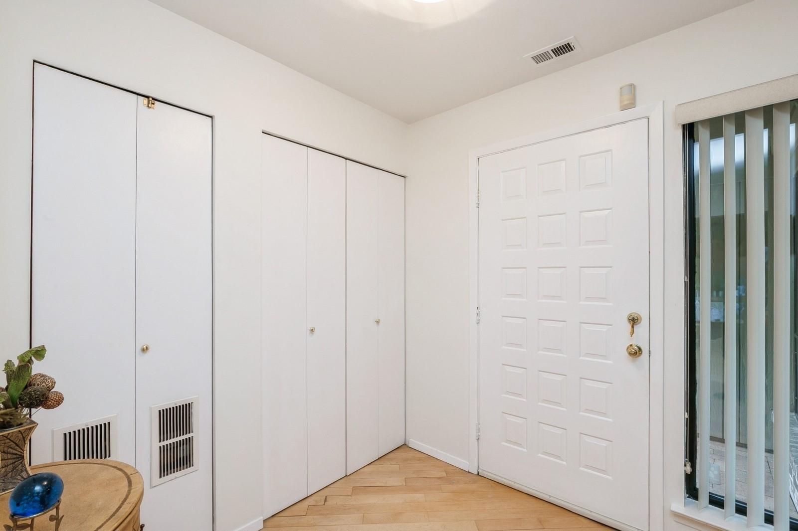 203 Northwood Court, Jericho, New York image 14