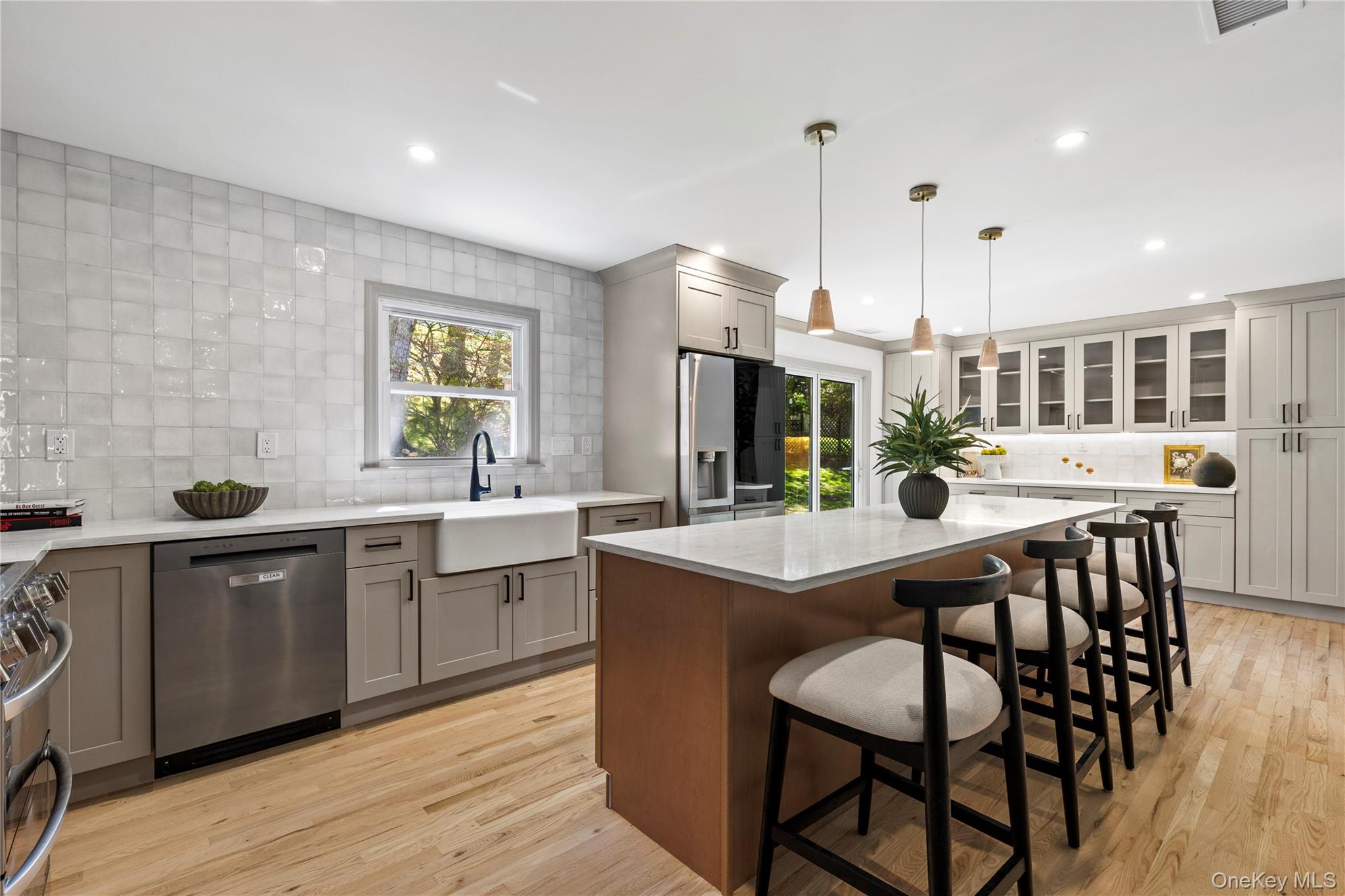 816 Hardscrabble Road