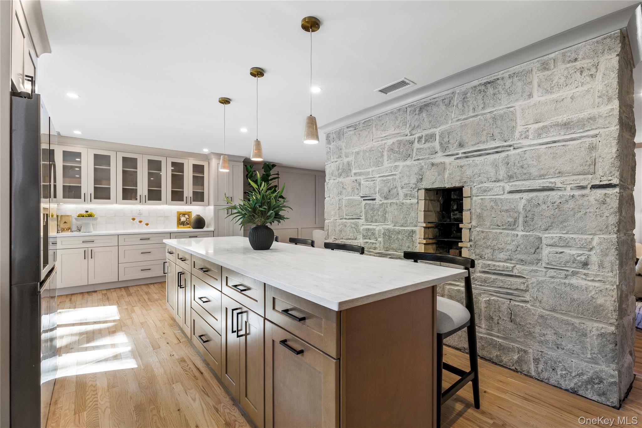 816 Hardscrabble Road