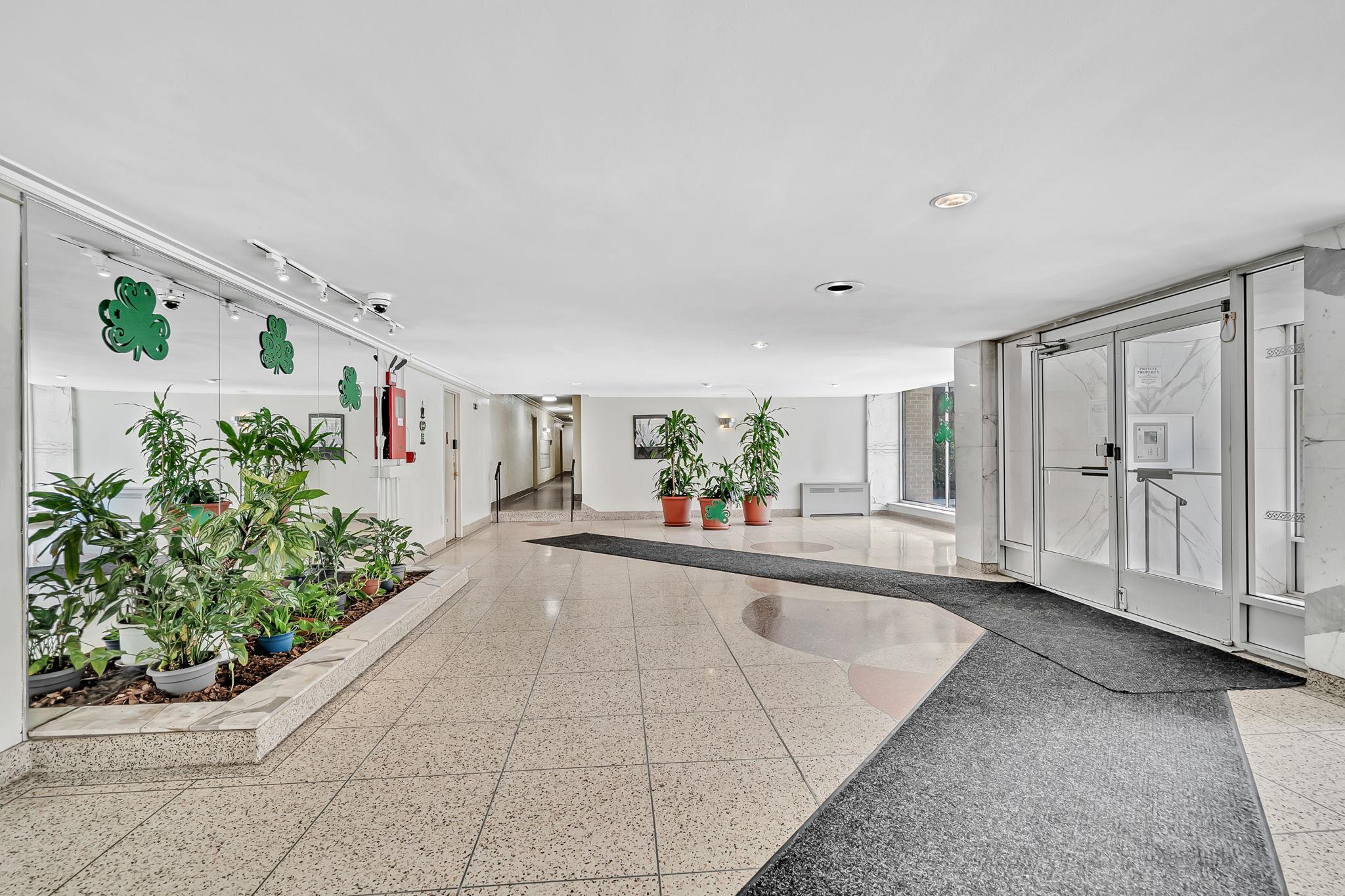 4 Sadore Lane #2O, Yonkers, New York image 3