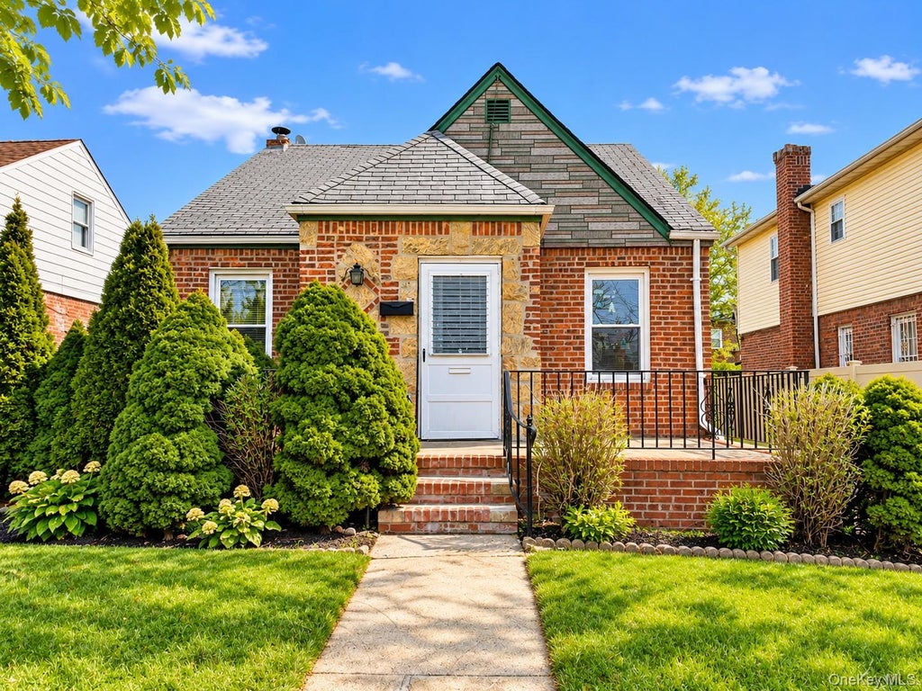 Photo of 11539 226th Street, Cambria Heights, NY 11411 (MLS # 1067568)