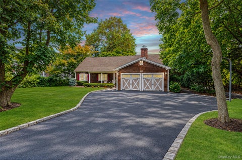 Photo of 265 Oak Neck Lane, West Islip, NY 11795 (MLS # 1059257)