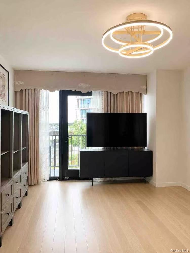 131-02B 40th Road 4U