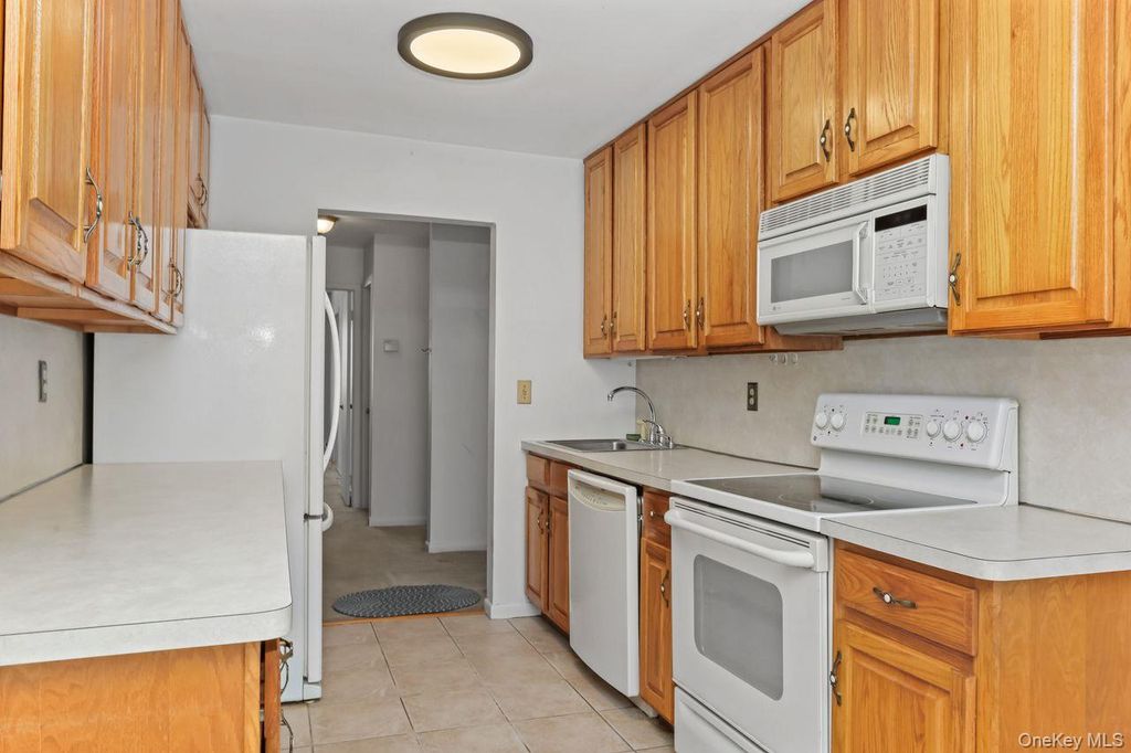 Photo of 58 Coachlight Square, Montrose, NY 10548 (MLS # 945026)