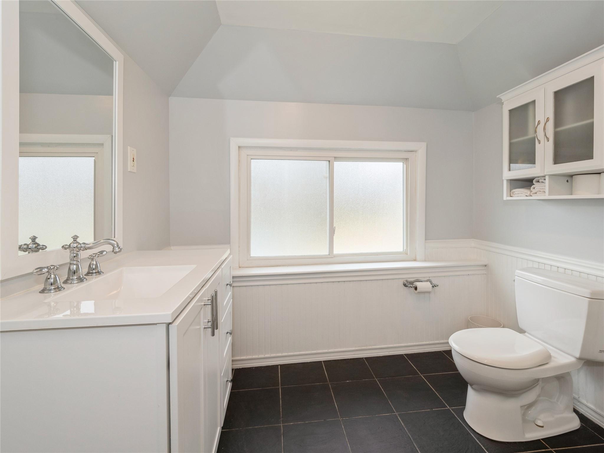 854 Dutchess Turnpike, Poughkeepsie, New York image 12