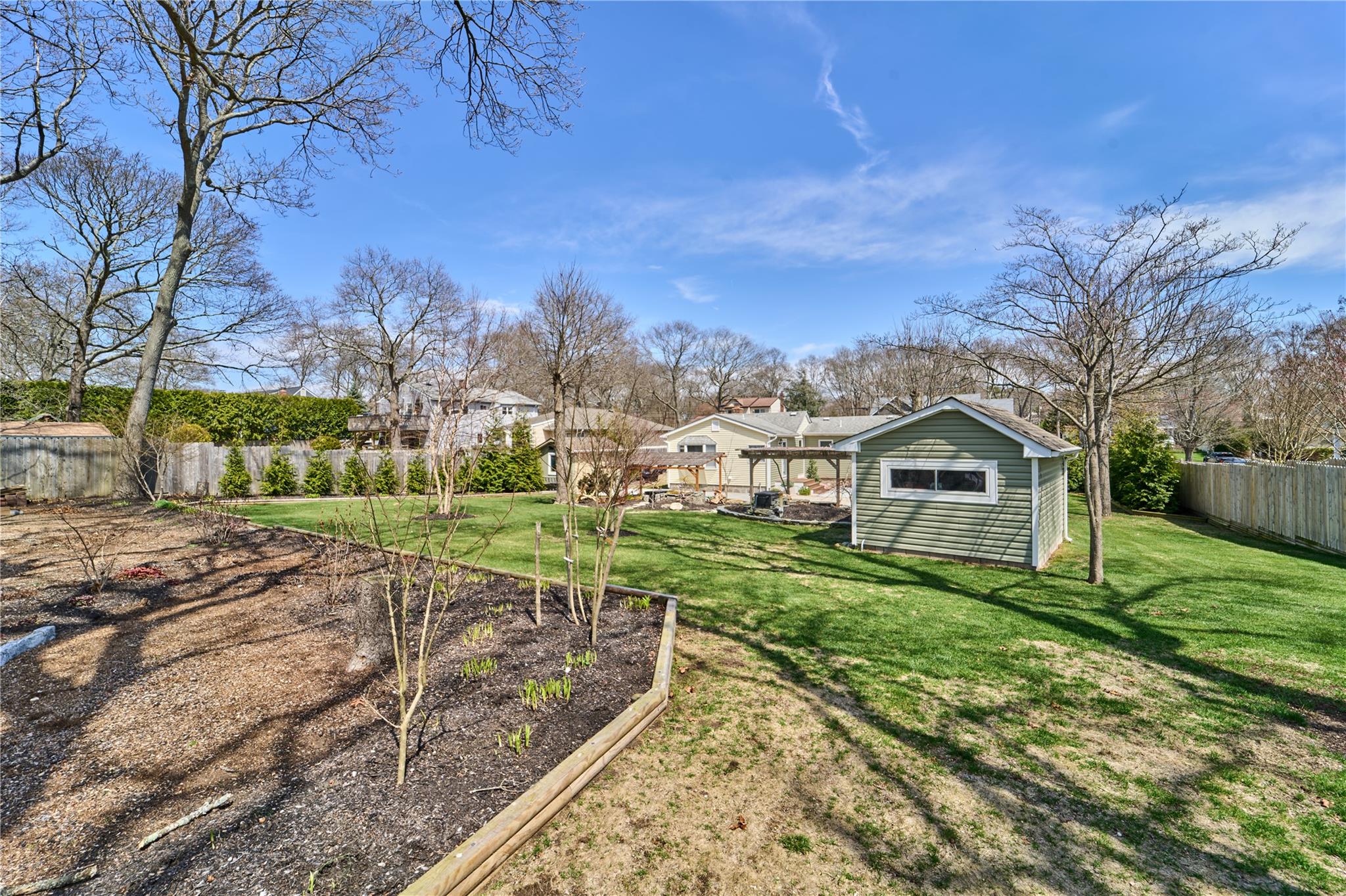 221 W End Avenue, Shirley, New York image 27