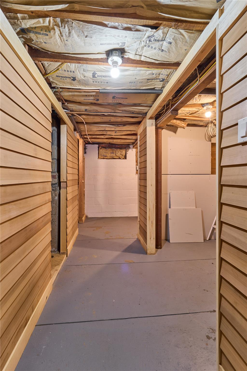 221 W End Avenue, Shirley, New York image 18