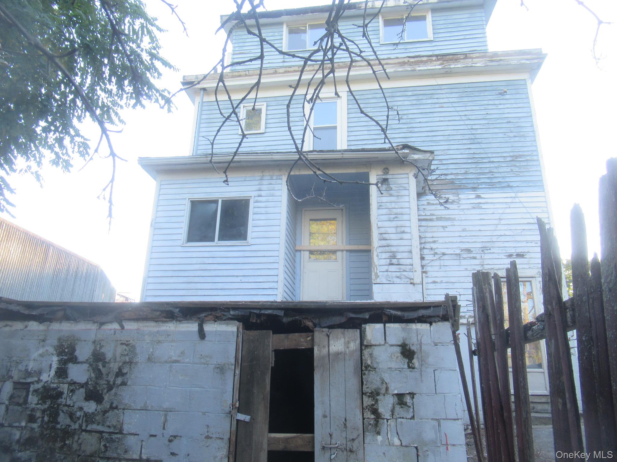7 Streit Avenue