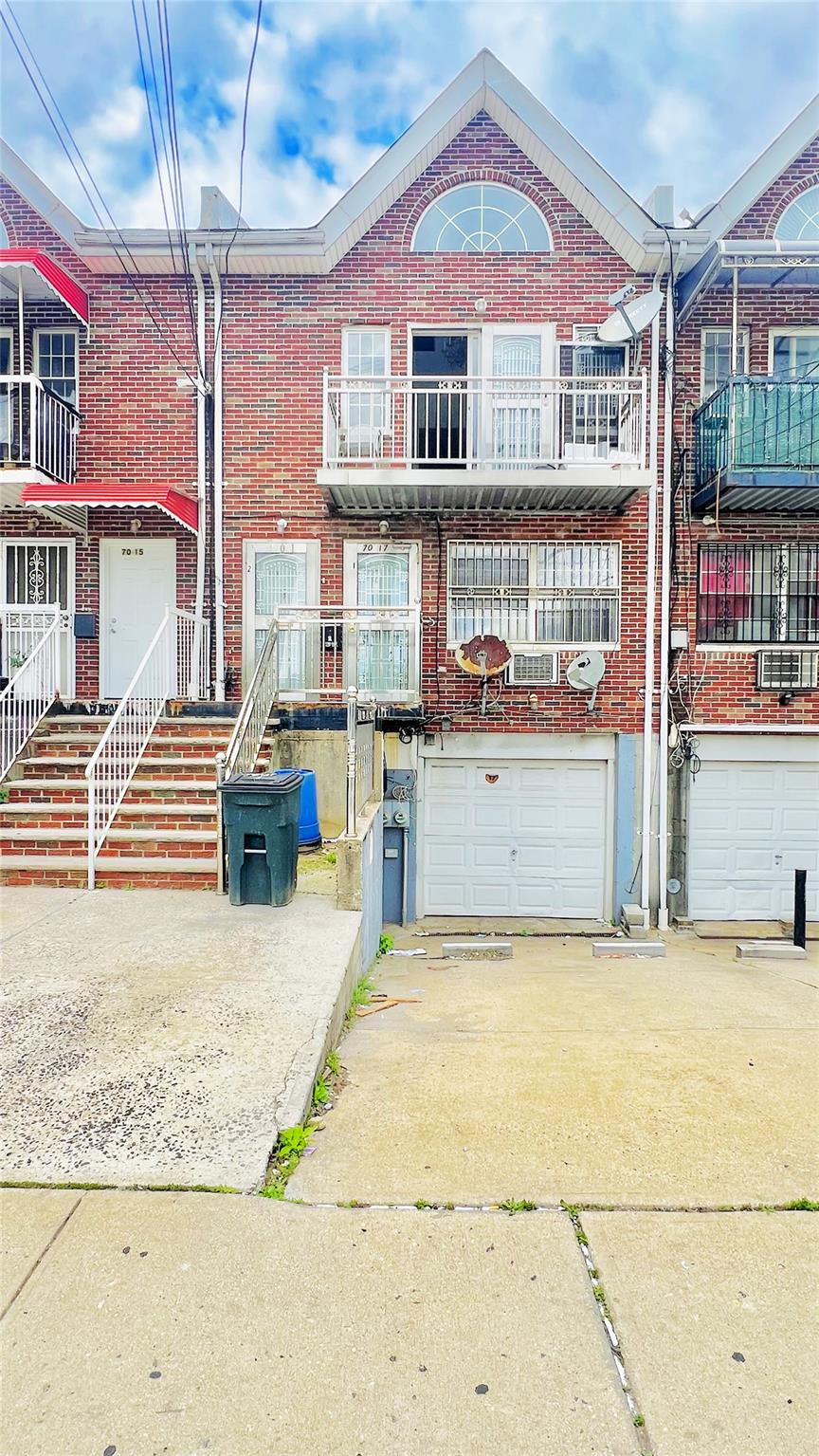 70-17 45 Avenue #2 FAMILY, Woodside, New York image 2