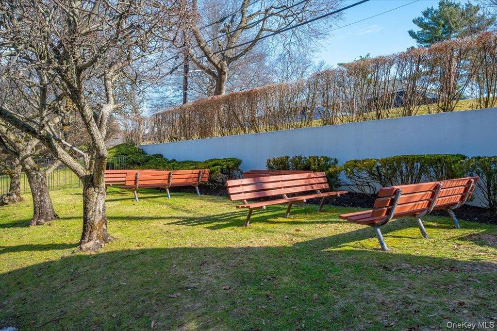 Photo of 30 Greenridge Avenue #4M, White Plains, NY 10605 (MLS # 970657)