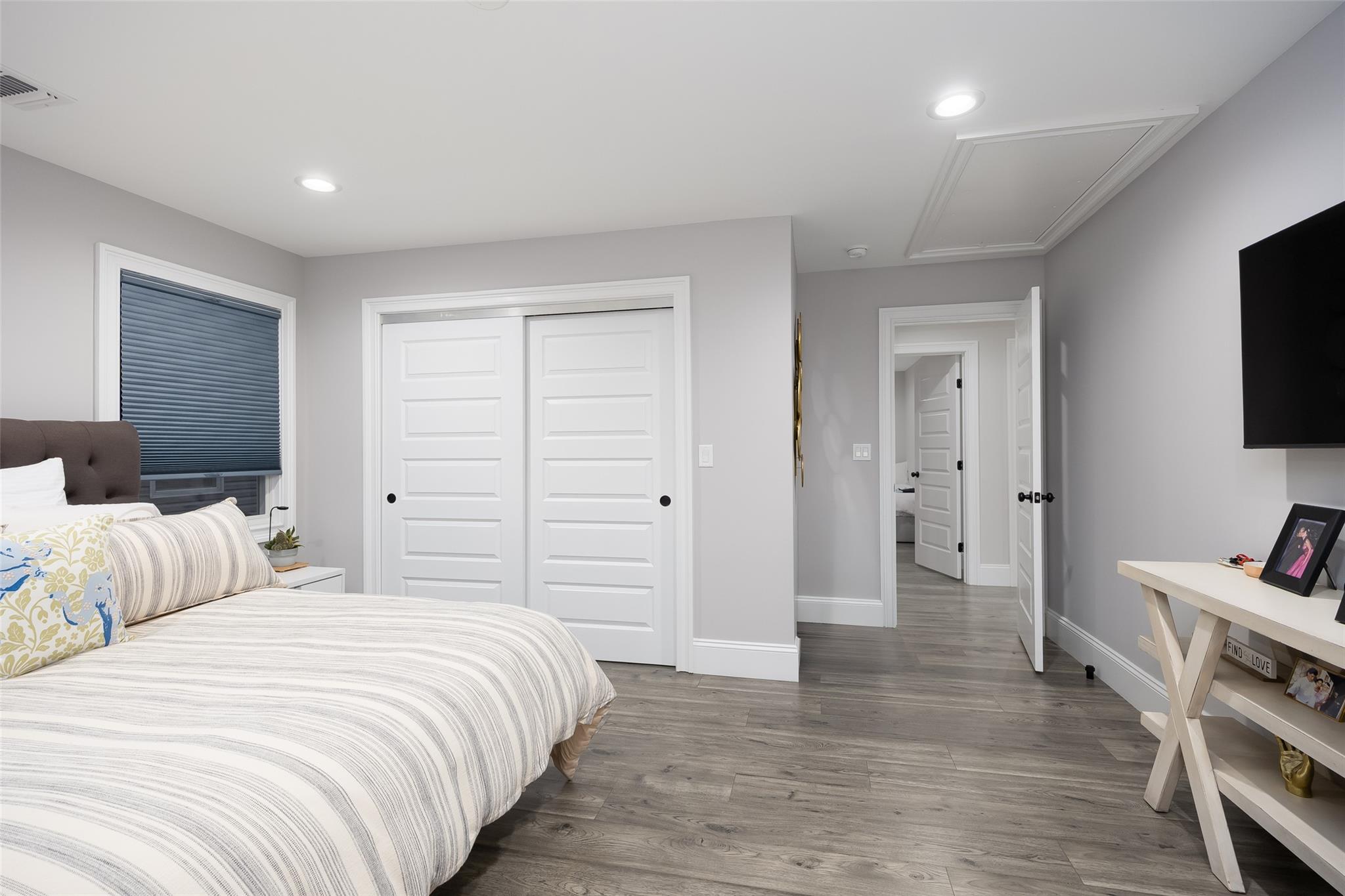 18 Heron Court, Levittown, New York image 32