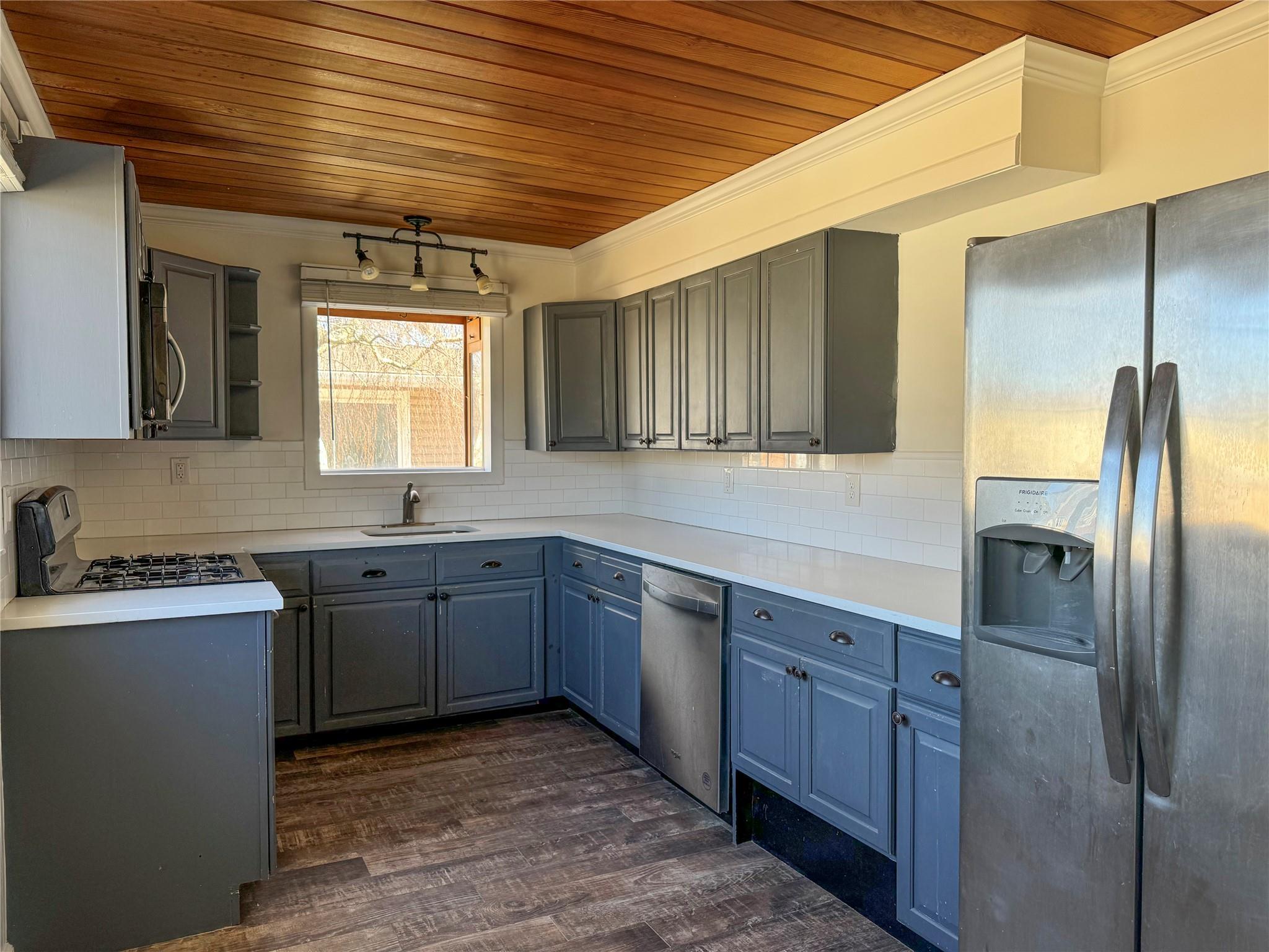 14 Farner Avenue, Selden, New York image 3