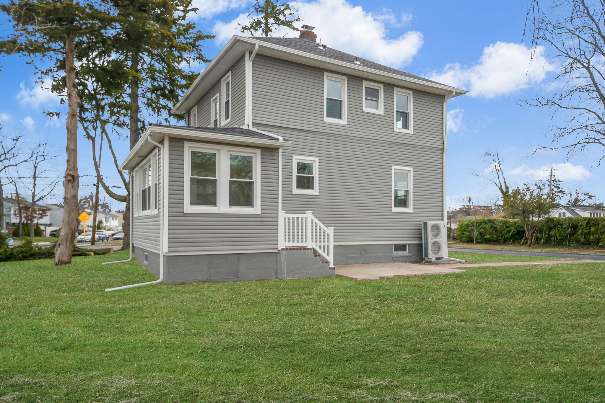 141 Park Avenue, Lindenhurst, Florida image 26