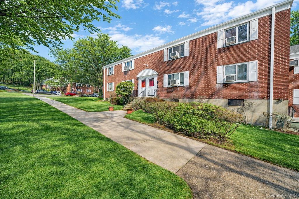 Photo of 224-24 Manor Road #96, Queens Village, NY 11427 (MLS # 965961)