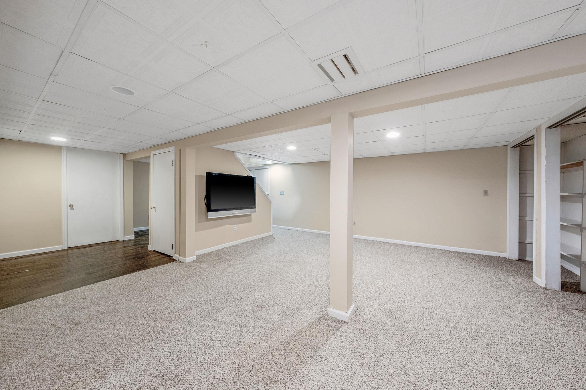 57 Seward Drive, Dix Hills, New York image 34