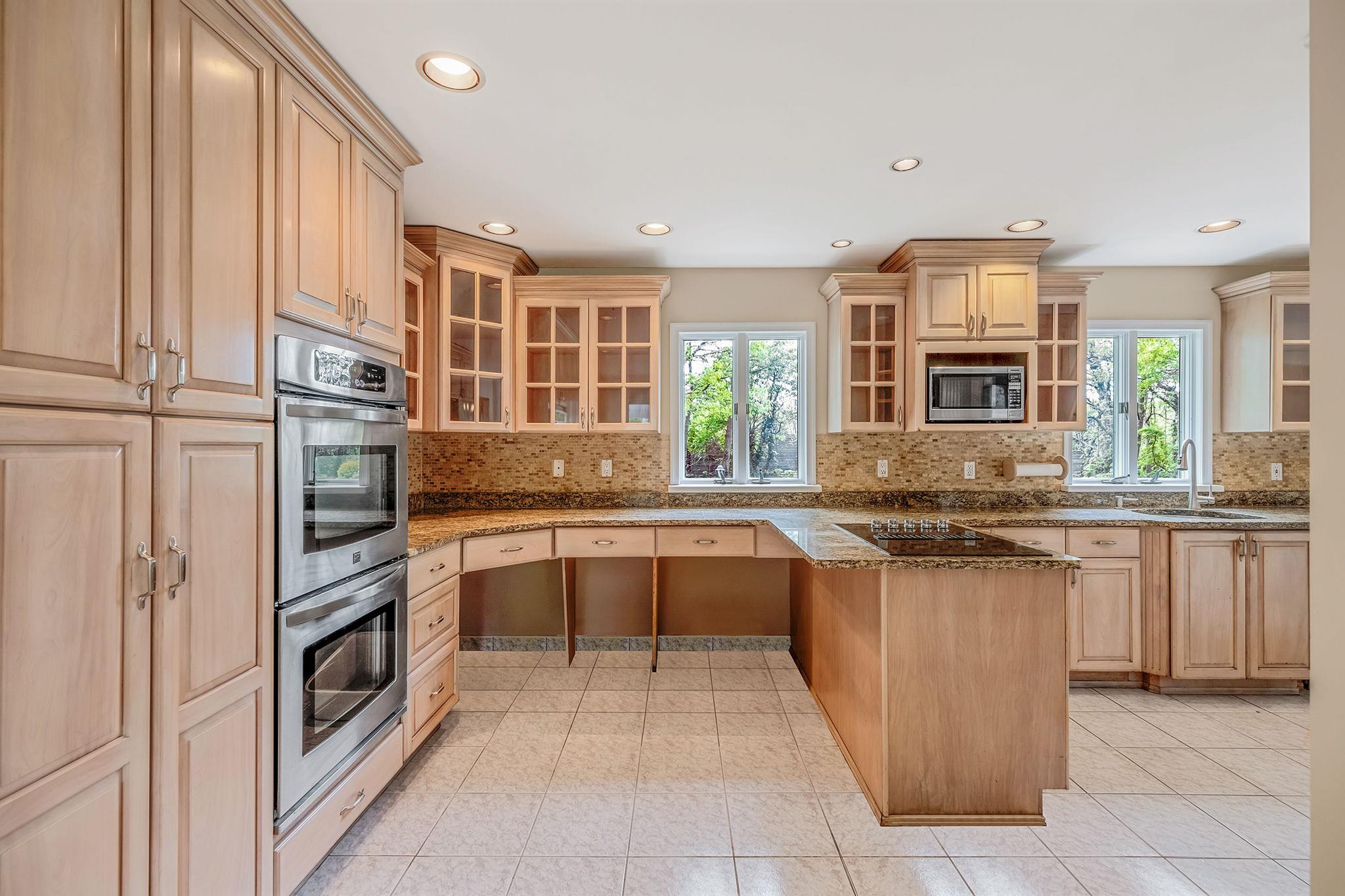 57 Seward Drive, Dix Hills, New York image 20