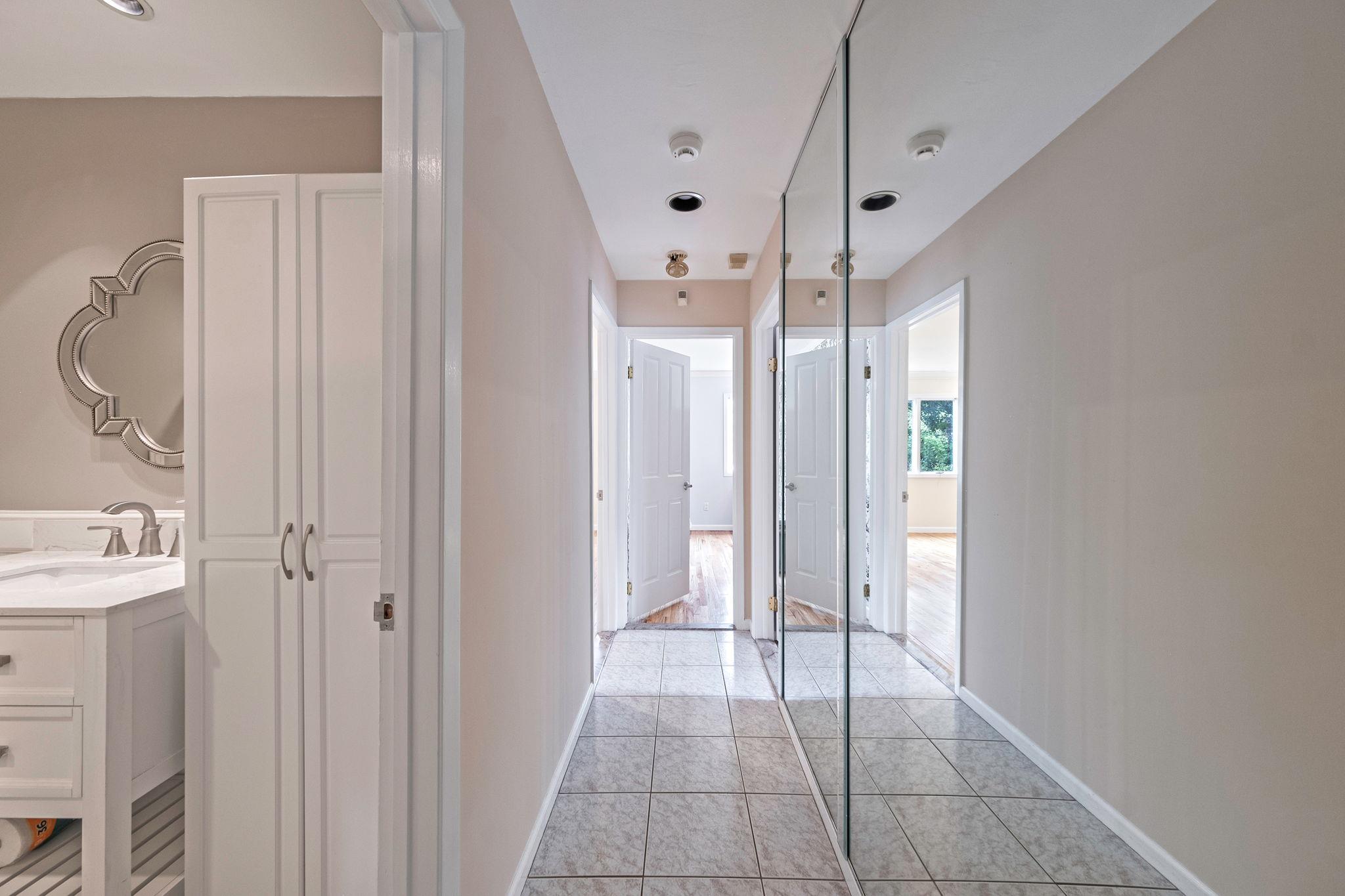 57 Seward Drive, Dix Hills, New York image 32