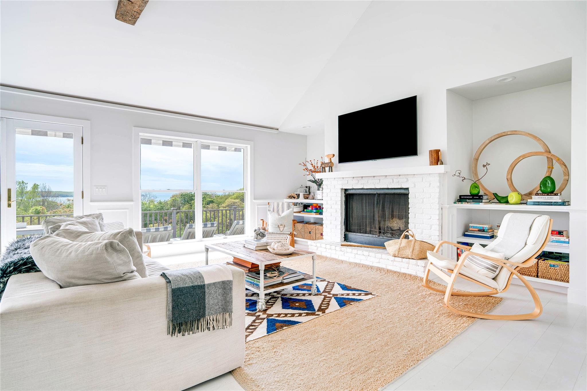 6 Beech Hollow Court, Montauk, New York image 8