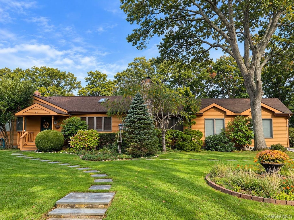 Photo of 67 N Howells Point Road, Bellport Village, NY 11713 (MLS # 1061008)