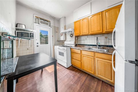 Photo of 3077 42nd Street, Astoria, NY 11103 (MLS # 917293)