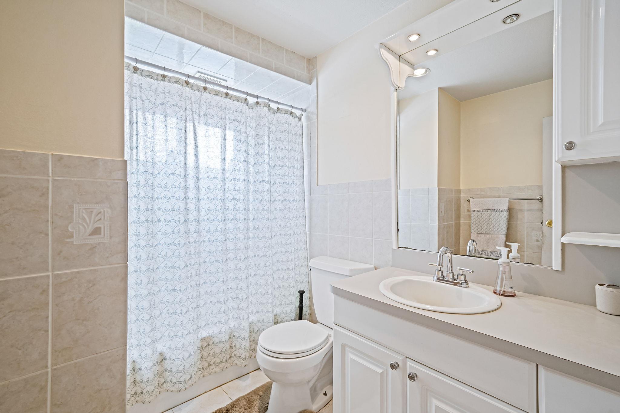 250 Fruitwood Lane, Central Islip, New York image 15