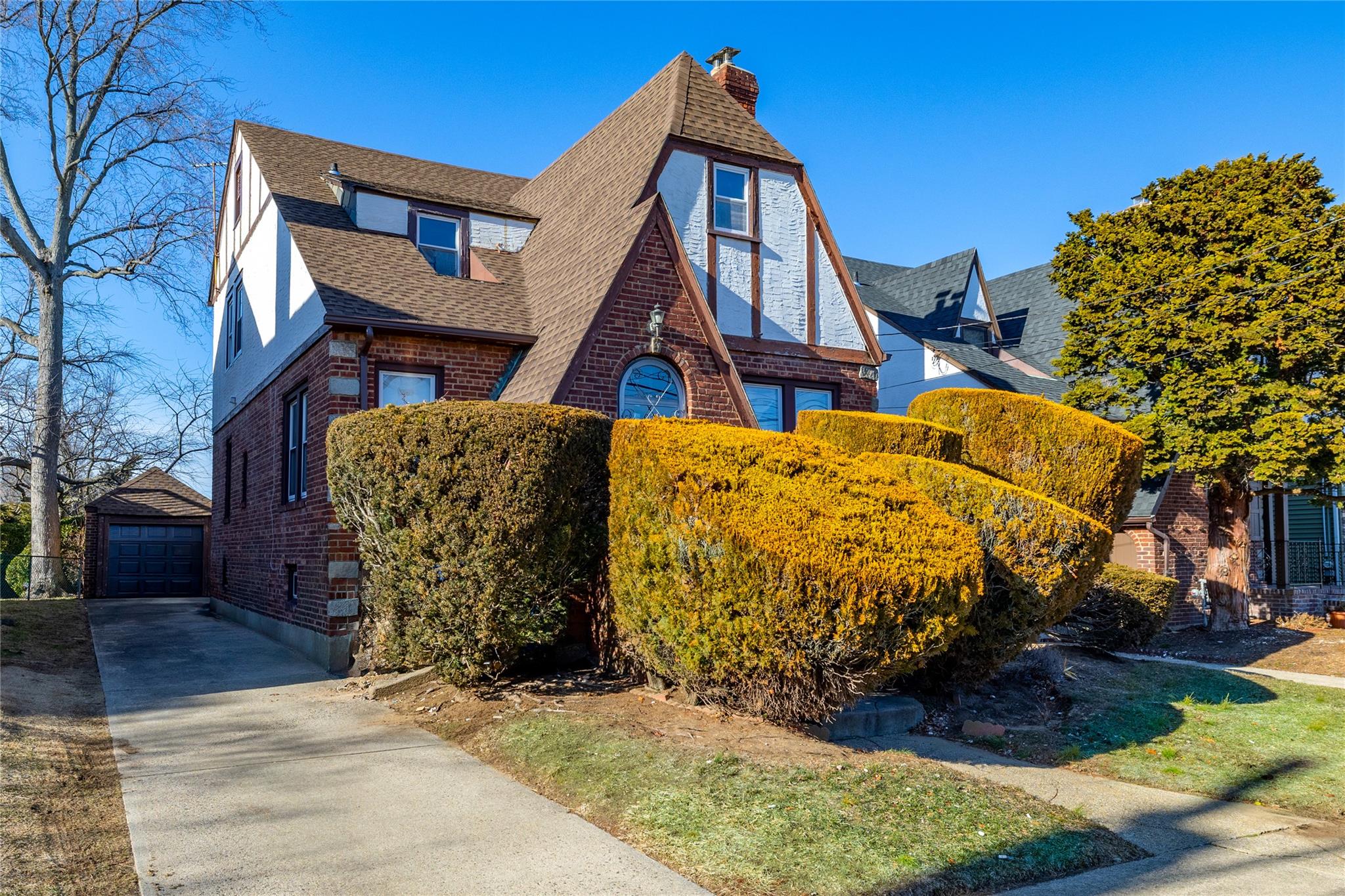 43 Evergreen Avenue, Lynbrook, New York image 3