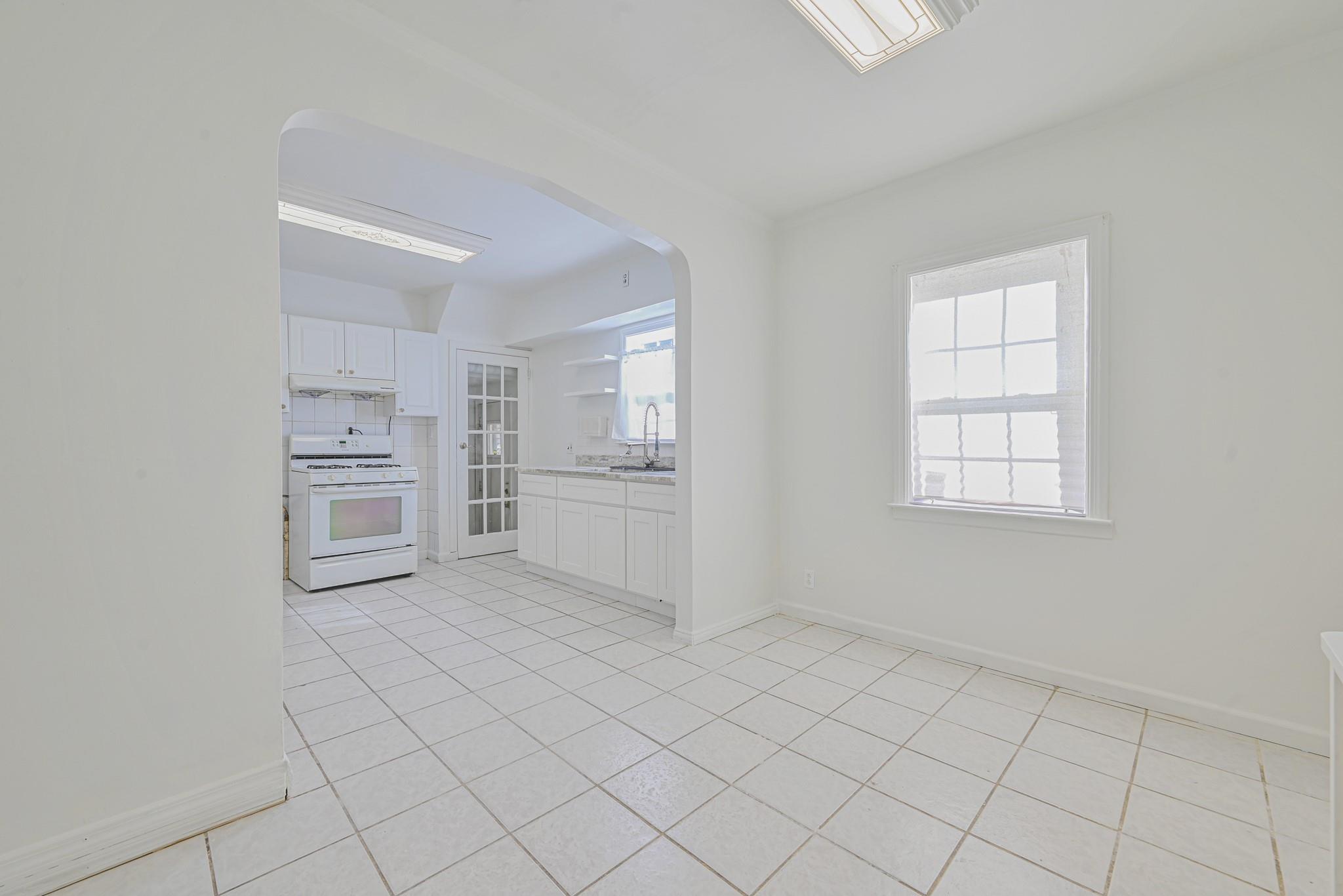 118 Sussex Road, Elmont, New York image 11